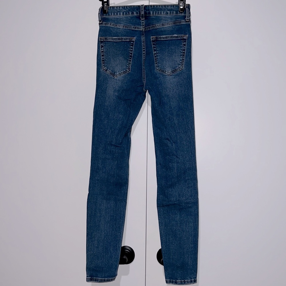Blue jeans - Picture 2 of 2